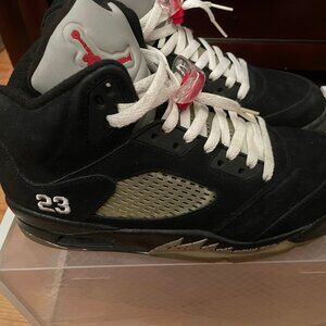 Jordan 5 Black Metallic 2007s retro